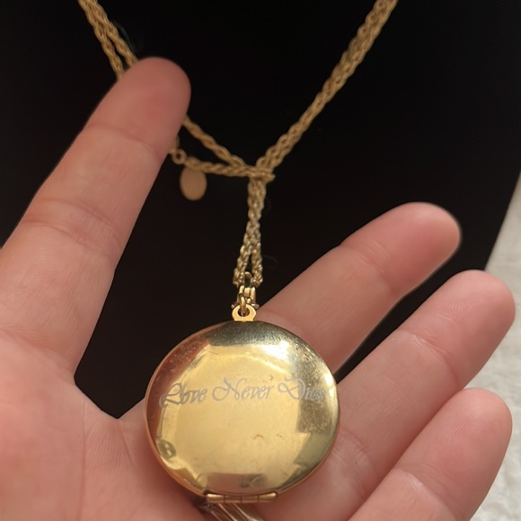 Vintage Kirks Folly Dream Angel locket - Picture 4 of 11